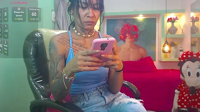 lorenapinto online show from May 16, 2026, 2:10 am