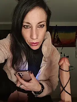 freyamoret online show from April 10, 2026, 1:56 am