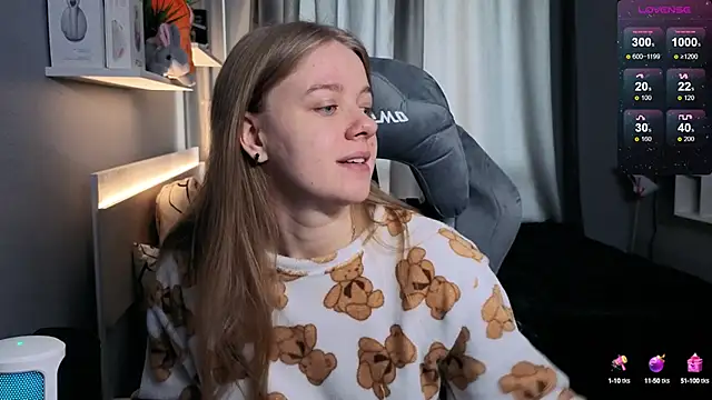 Snapshot of candy_maggie chatting on March 11, 2025, 9:34 am candy maggie online show from March 11, 2025, 9:34 am