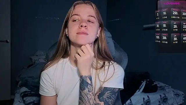 Snapshot of candy_maggie chatting on November 13, 2025, 5:06 pm candy maggie online show from November 13, 2025, 5:06 pm