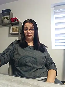 Snapshot of KristenVega chatting on November 19, 2025, 7:08 am KristenVega online show from November 19, 2025, 7:08 am