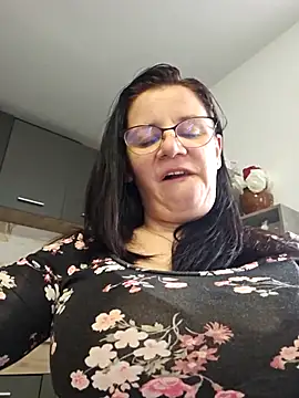 Snapshot of KristenVega chatting on November 25, 2025, 10:37 am KristenVega online show from November 25, 2025, 10:37 am