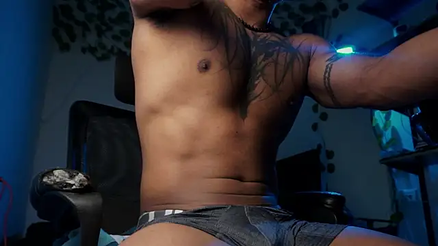 Snapshot of Young_laroi chatting on February 27, 2026, 5:18 am Young laroi online show from February 27, 2026, 5:18 am