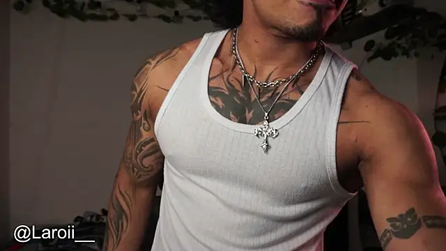 Snapshot of Young_laroi chatting on January 6, 2026, 3:43 am Young laroi online show from January 6, 2026, 3:43 am