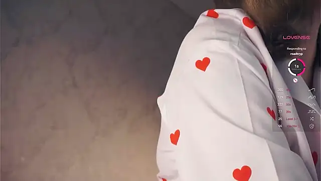 Snapshot of KateDolphin chatting on March 12, 2025, 9:35 pm KateDolphin online show from March 12, 2025, 9:35 pm