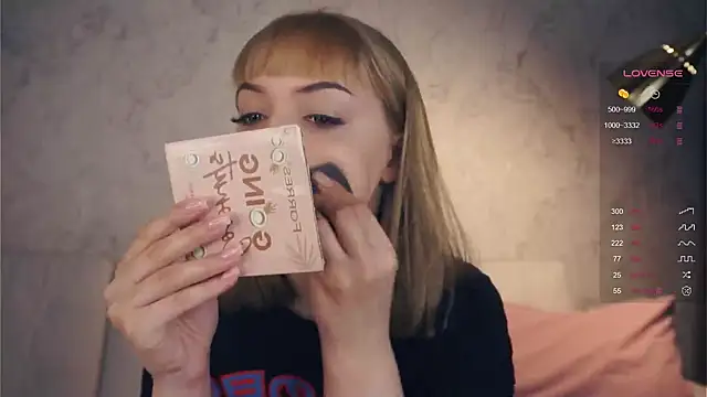 Snapshot of KateDolphin chatting on March 18, 2025, 5:23 pm KateDolphin online show from March 18, 2025, 5:23 pm