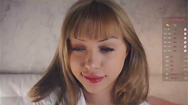 Snapshot of KateDolphin chatting on March 17, 2025, 8:51 pm KateDolphin online show from March 17, 2025, 8:51 pm