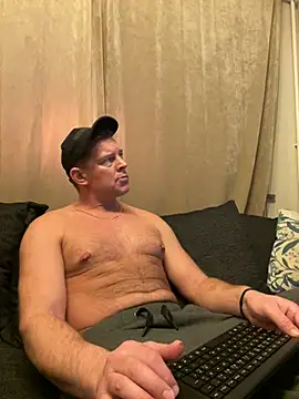 Teddan82 online show from December 8, 2024, 10:25 pm