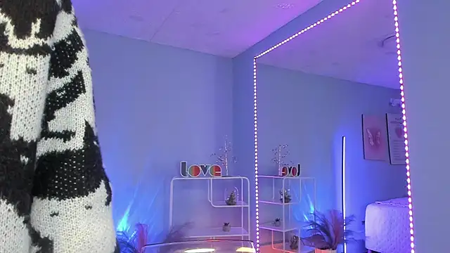 Snapshot of MaveParks_ chatting on November 10, 2025, 11:59 am MaveParks online show from November 10, 2025, 11:59 am