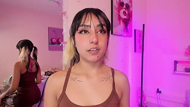 Snapshot of MaveParks_ chatting on November 30, 2025, 3:24 pm MaveParks online show from November 30, 2025, 3:24 pm