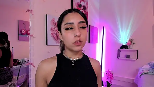 Snapshot of MaveParks_ chatting on December 5, 2025, 12:04 pm MaveParks online show from December 5, 2025, 12:04 pm