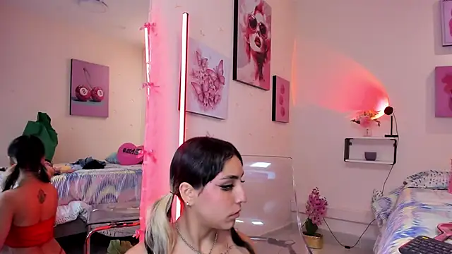 Snapshot of MaveParks_ chatting on November 28, 2025, 12:38 pm MaveParks online show from November 28, 2025, 12:38 pm