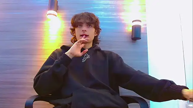 Sr BonnyEthan online show from March 23, 2026, 1:22 pm