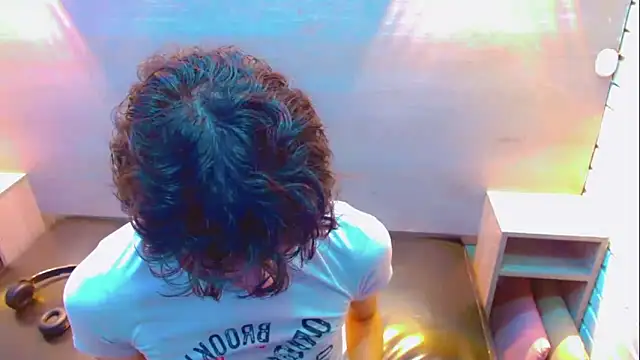 Sr BonnyEthan online show from December 19, 2025, 2:08 pm