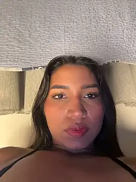 Snapshot of Barbiebrunette_ chatting on November 19, 2025, 2:55 am Barbiebrunette online show from November 19, 2025, 2:55 am