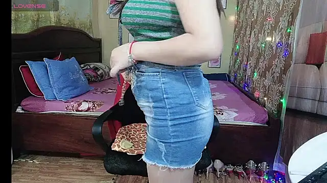 Snapshot of Lanian_99 chatting on November 5, 2025, 11:02 am Lanian 99 online show from November 5, 2025, 11:02 am