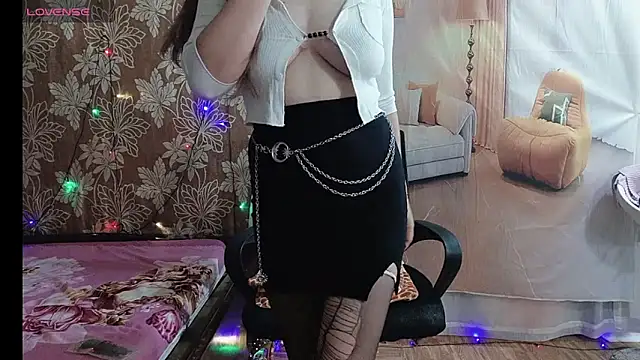 Snapshot of Lanian_99 chatting on November 7, 2025, 4:28 am Lanian 99 online show from November 7, 2025, 4:28 am