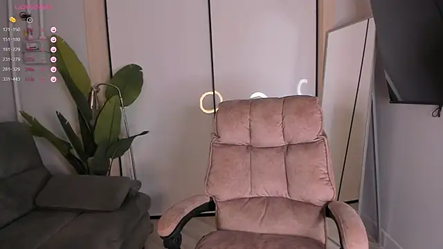 Snapshot of helen_ramsay chatting on November 11, 2025, 2:56 pm helen ramsay online show from November 11, 2025, 2:56 pm