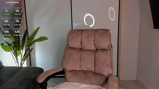 Snapshot of helen_ramsay chatting on February 26, 2025, 7:10 pm helen ramsay online show from February 26, 2025, 7:10 pm