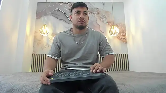 Snapshot of BrianMalonee chatting on November 10, 2025, 11:59 am BrianMalonee online show from November 10, 2025, 11:59 am