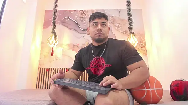 BrianMalonee online show from December 20, 2025, 12:41 pm