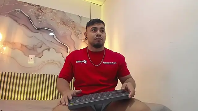 Snapshot of BrianMalonee chatting on November 16, 2025, 12:10 pm BrianMalonee online show from November 16, 2025, 12:10 pm