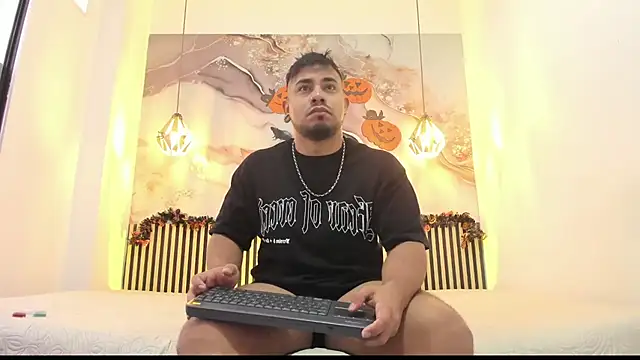 Snapshot of BrianMalonee chatting on October 27, 2025, 12:17 pm BrianMalonee online show from October 27, 2025, 12:17 pm