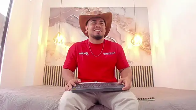 Snapshot of BrianMalonee chatting on November 26, 2025, 12:05 pm BrianMalonee online show from November 26, 2025, 12:05 pm