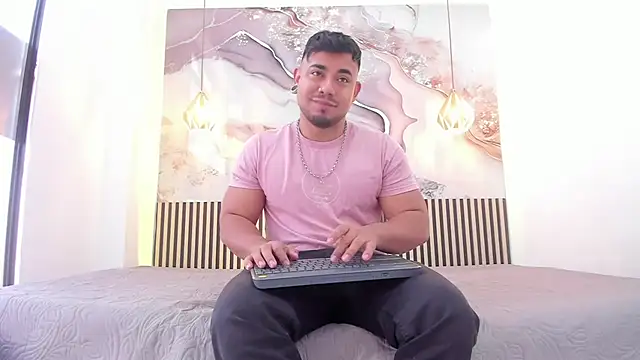 Snapshot of BrianMalonee chatting on November 8, 2025, 12:42 pm BrianMalonee online show from November 8, 2025, 12:42 pm