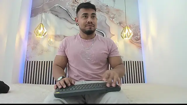 Snapshot of BrianMalonee chatting on September 22, 2025, 12:22 pm BrianMalonee online show from September 22, 2025, 12:22 pm