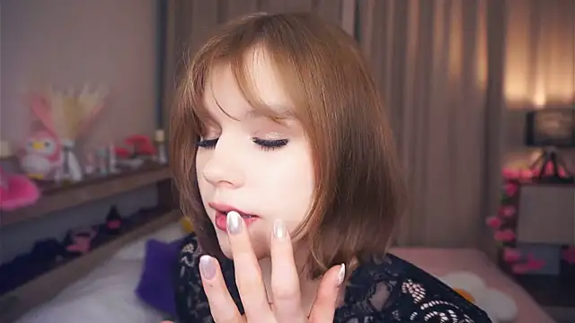 Snapshot of OronaNengl chatting on February 16, 2025, 7:16 pm OronaNengl online show from February 16, 2025, 7:16 pm