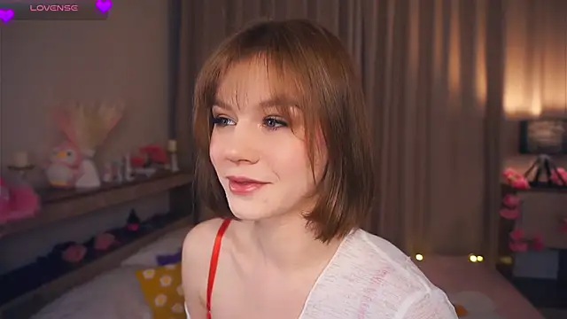 Snapshot of OronaNengl chatting on February 13, 2025, 7:42 pm OronaNengl online show from February 13, 2025, 7:42 pm