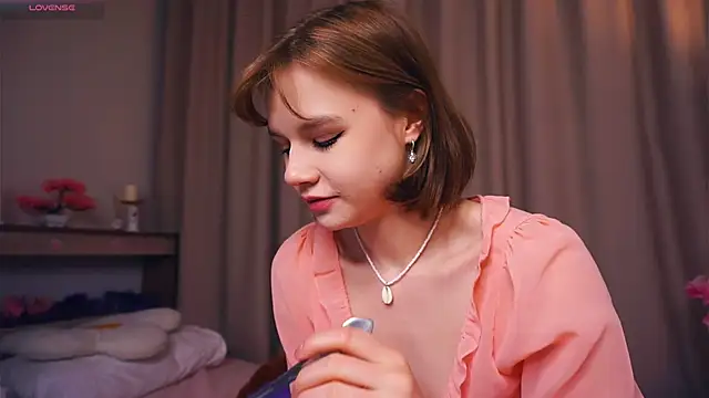 Snapshot of OronaNengl chatting on March 11, 2025, 10:53 pm OronaNengl online show from March 11, 2025, 10:53 pm