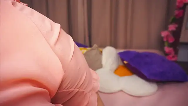 Snapshot of OronaNengl chatting on February 10, 2025, 1:35 am OronaNengl online show from February 10, 2025, 1:35 am