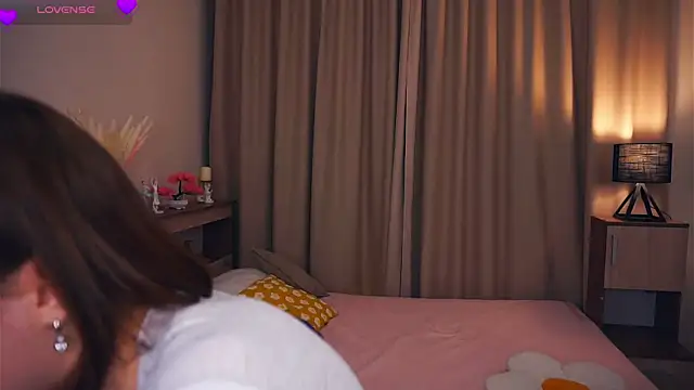 Snapshot of OronaNengl chatting on February 7, 2025, 7:38 pm OronaNengl online show from February 7, 2025, 7:38 pm