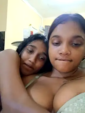 Indianqueen03 online show from September 26, 2025, 7:54 pm