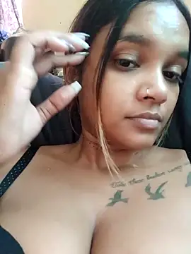 Snapshot of Indianqueen03 chatting on December 17, 2025, 12:21 pm Indianqueen03 online show from December 17, 2025, 12:21 pm