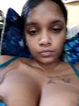 Snapshot of Indianqueen03 chatting on March 4, 2026, 7:10 pm Indianqueen03 online show from March 4, 2026, 7:10 pm