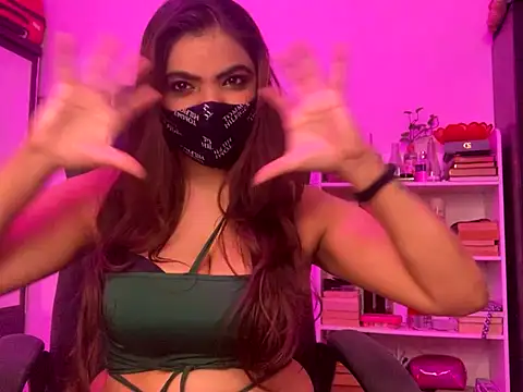 Snapshot of Fantastic_ruby chatting on November 24, 2025, 5:02 pm Fantastic ruby online show from November 24, 2025, 5:02 pm