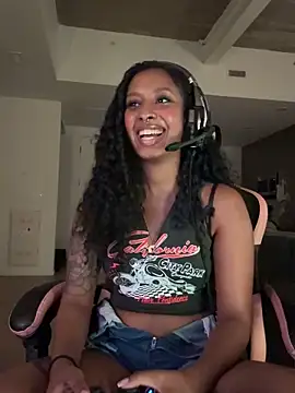 Your Paris online show from March 26, 2026, 4:11 am