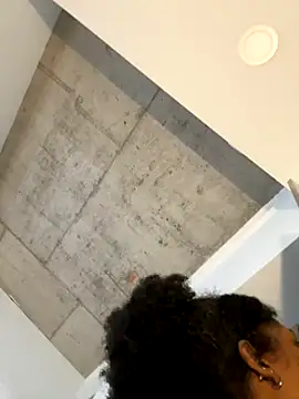 Your Paris online show from December 14, 2025, 5:29 pm