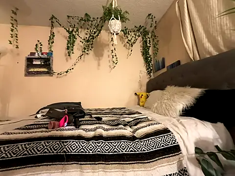 Snapshot of magicalc00ch chatting on December 4, 2025, 12:31 am magicalc00ch online show from December 4, 2025, 12:31 am