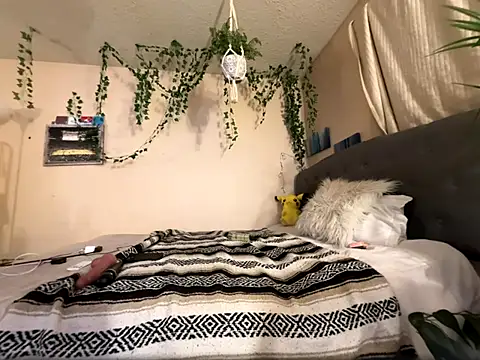 Snapshot of magicalc00ch chatting on December 2, 2025, 1:17 am magicalc00ch online show from December 2, 2025, 1:17 am