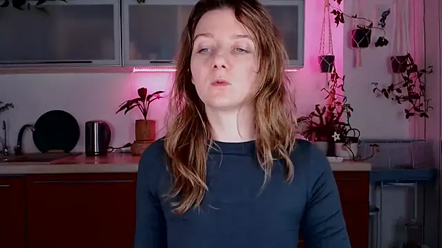 Elly Helly online show from December 13, 2024, 8:37 pm