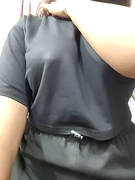 MohiniHott online show from December 19, 2025, 6:05 am