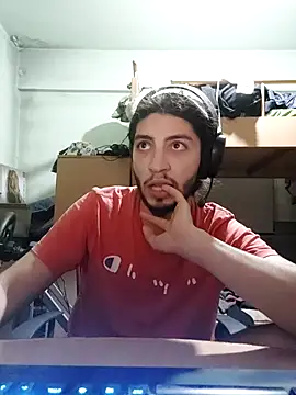 kleineid77 online show from October 31, 2025, 8:05 pm