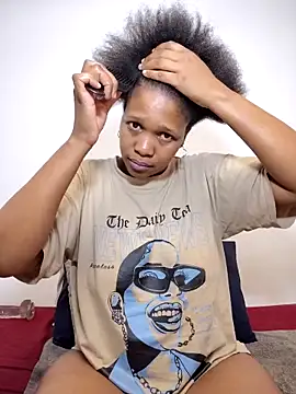 Snapshot of Curvy_sluty chatting on October 21, 2025, 10:14 am Curvy sluty online show from October 21, 2025, 10:14 am