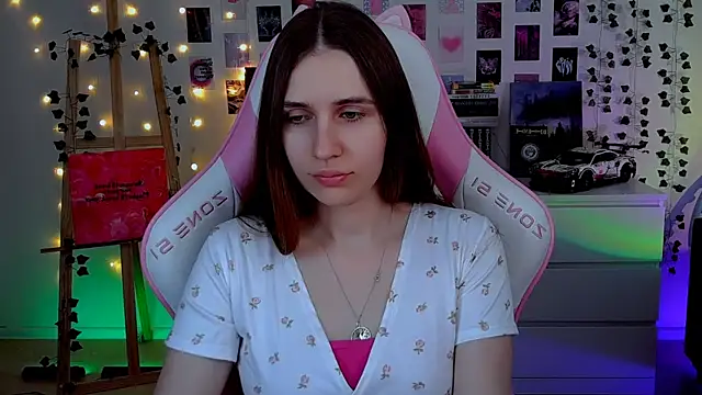 AliceCharmy online show from October 26, 2025, 5:41 am