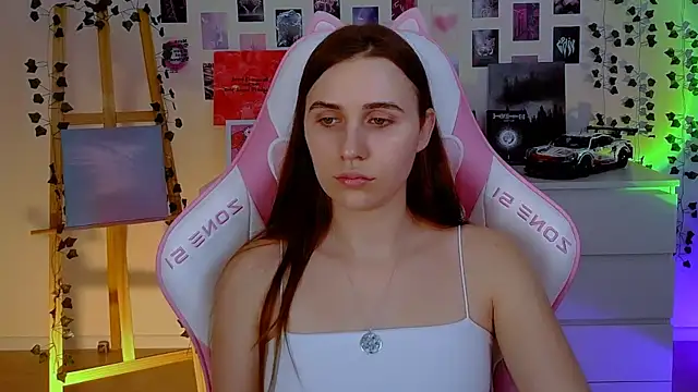 AliceCharmy online show from February 18, 2025, 4:03 pm