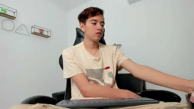 bunny maxi online show from November 29, 2025, 12:38 pm